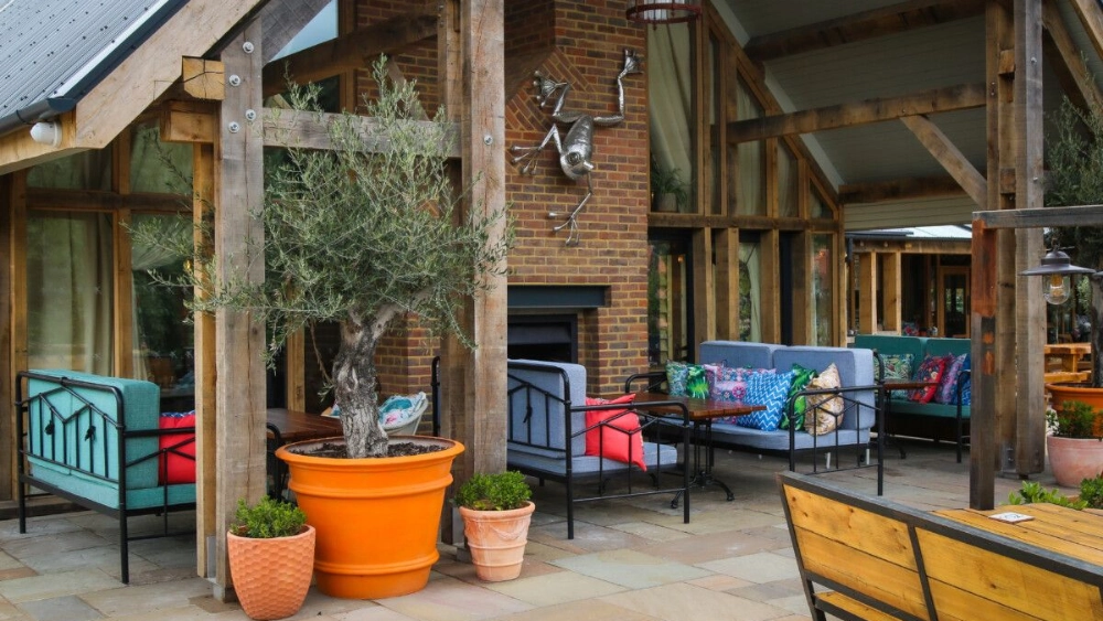 the-frog-at-mindenhu-outdoor-live-plant-displays-the-frog-mindenhurst-44