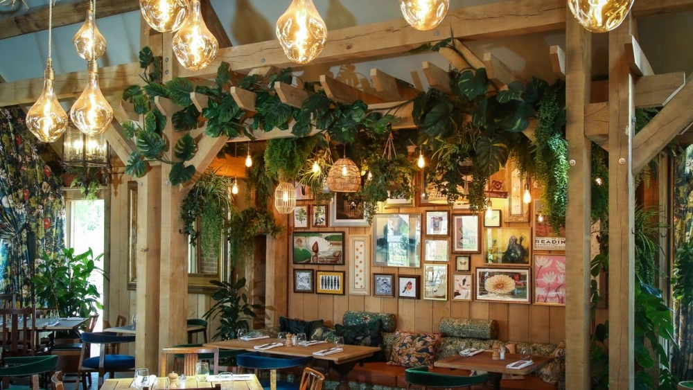 the-frog-at-mindenhu-indoor-artificial-plant-displays-the-frog-mindenhurst-7-1