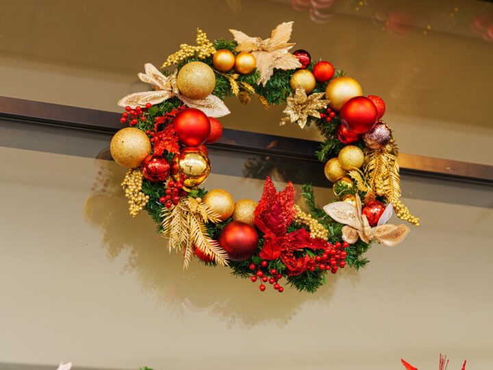 Urban wreaths and garlands