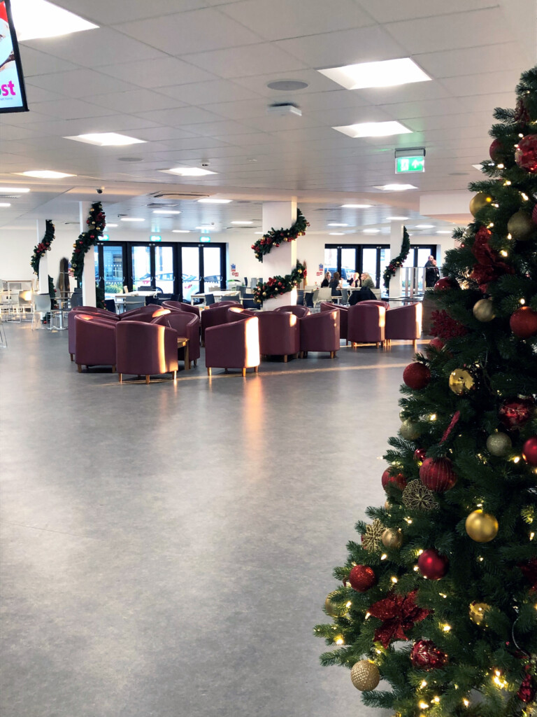 sitting area pillar with christmas decorations