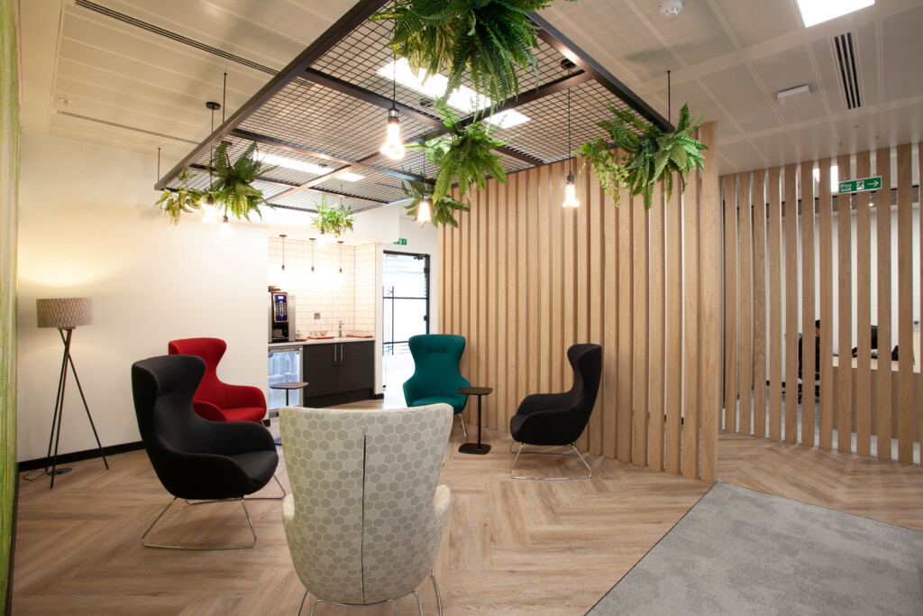 Formal room with plants in the ceiling